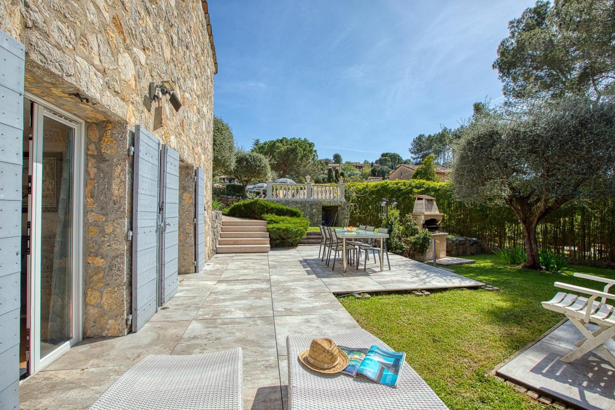 Gite Les Pins Climatise Piscine Chauffee Jardin Peymeinade Экстерьер фото